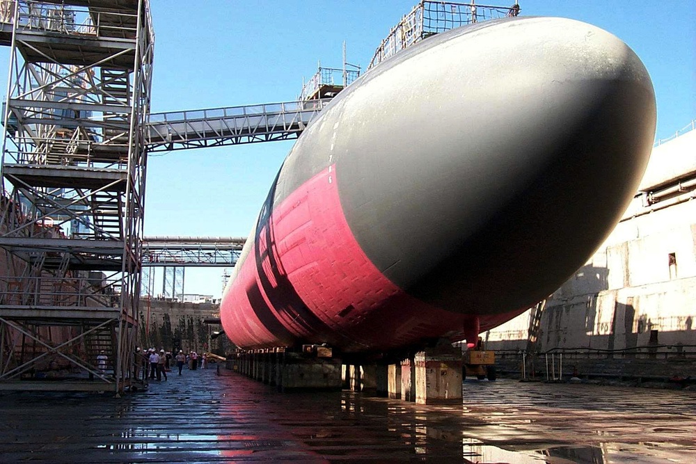 DVIDS - Images - The USS Greeneville (SSN 772) sits atop blocks in