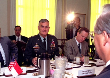 Secretary Rumsfeld and Gen. Shelton meet with Prime Minister Goh Chok Tong.