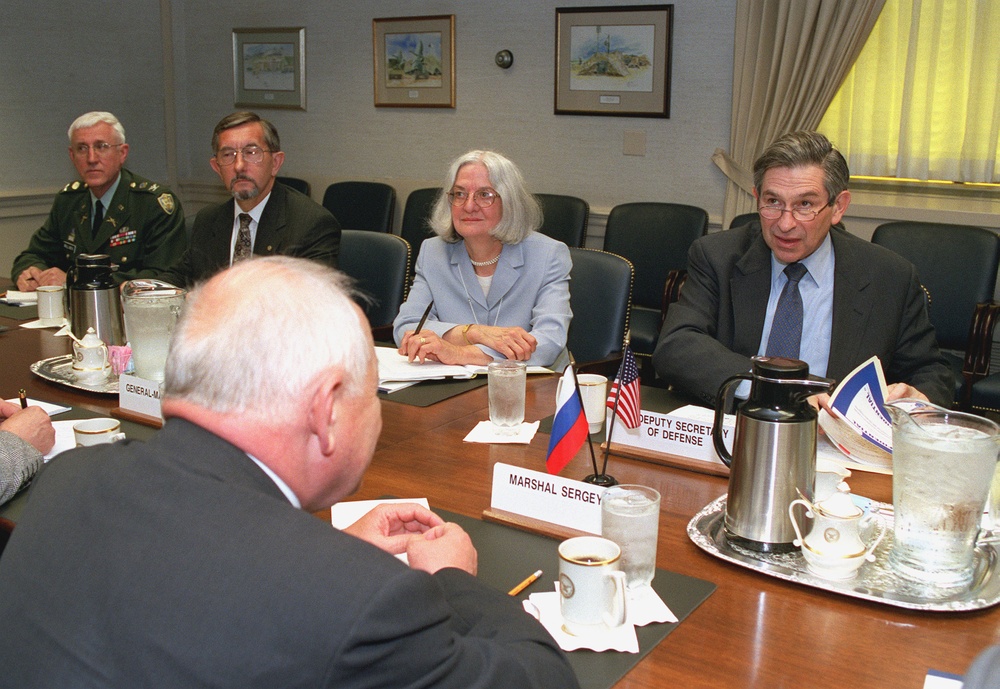 Deputy Secretary Wolfowitz meets with Marshal Igor Sergeyev, special advisor to Russian President Vladimir Putin.