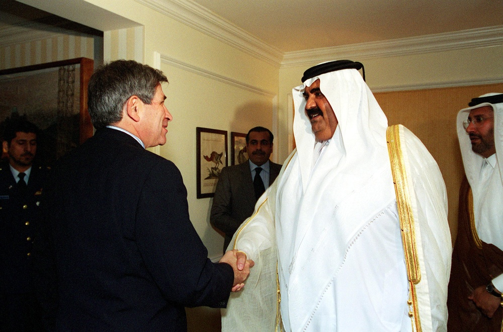 Deputy Secretary Wolfowitz meets with Amir Shaikh Hamad bin Khalifa Al-Thani.