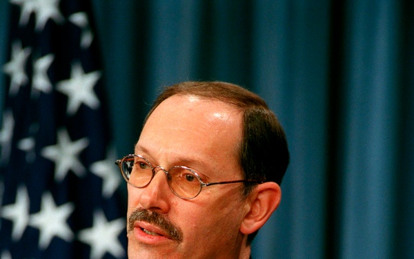 Under Secretary Zakheim conducts a briefing on the DoD financial management program.