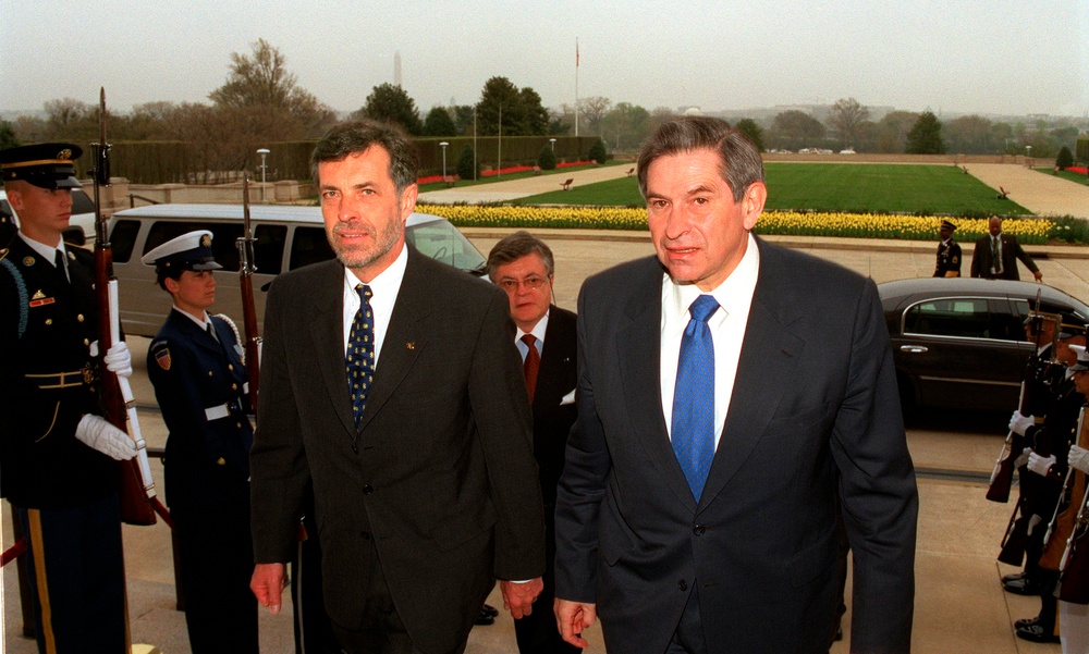 Deputy Secretary Wolfowitz escorts Finnish Minister of Defense Jan Erik Enestam into the Pentagon.