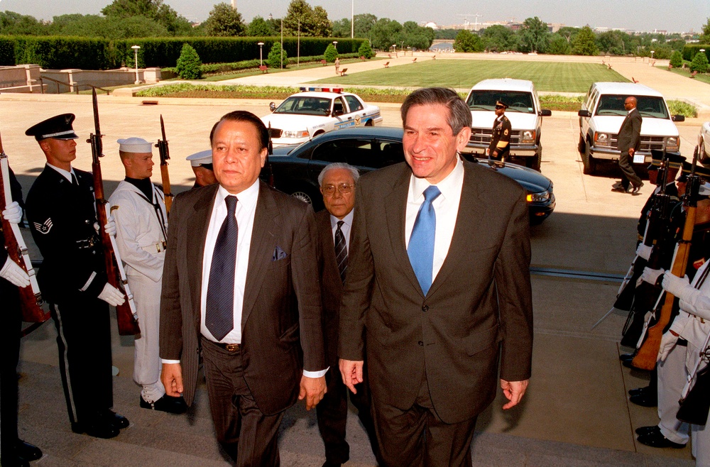 Deputy Secretary Wolfowitz escorts Minister of Foreign Affairs Morshed Khan into the Pentagon.