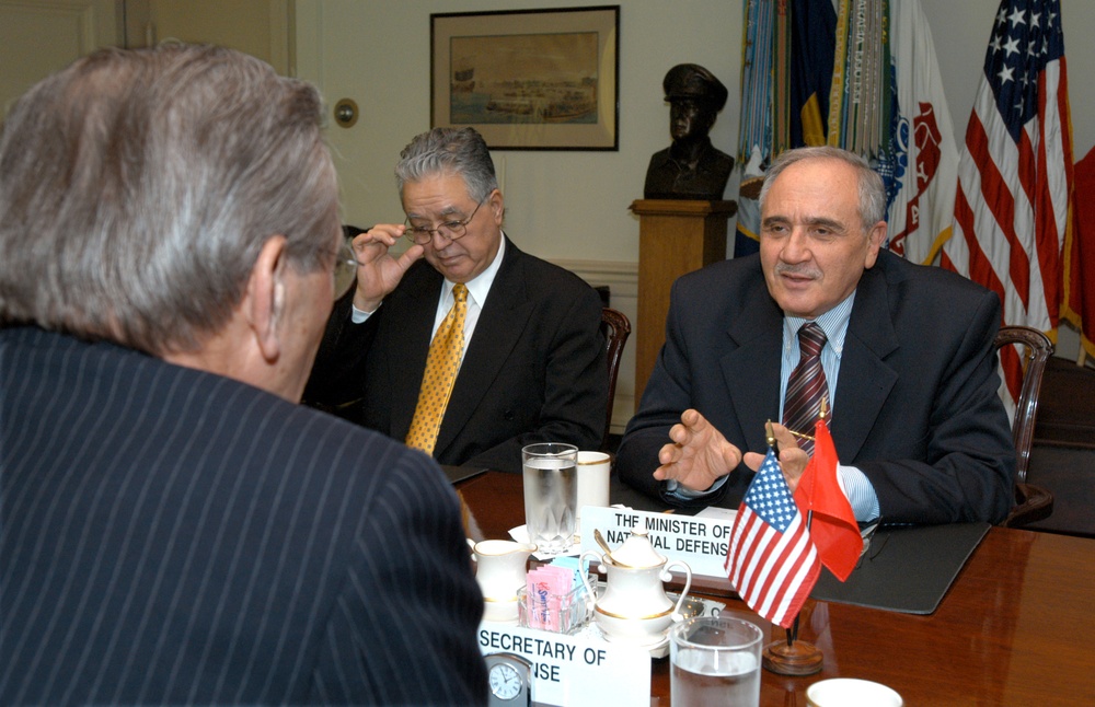 Turkish Minister of National Defense Gonul and Ambassador Logoglu meet with Secretary Rumsfeld.