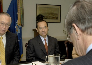 Singapore's Prime Minister Chok Tong Goh meets with Secretary Rumsfeld in the Pentagon.