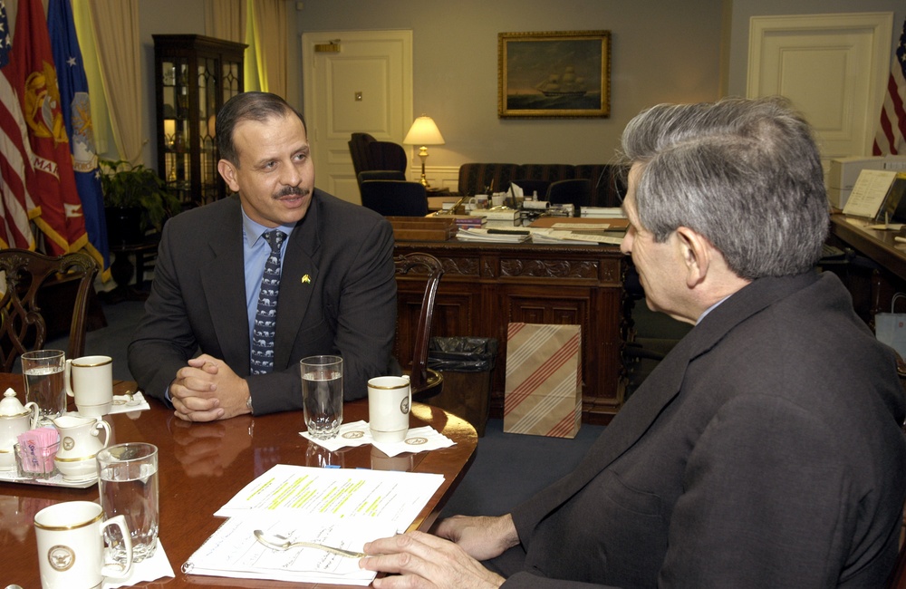 Jordan's Crown Prince Faisal bin Hussein meets with Deputy Secretary Wolfowitz in the Pentagon.