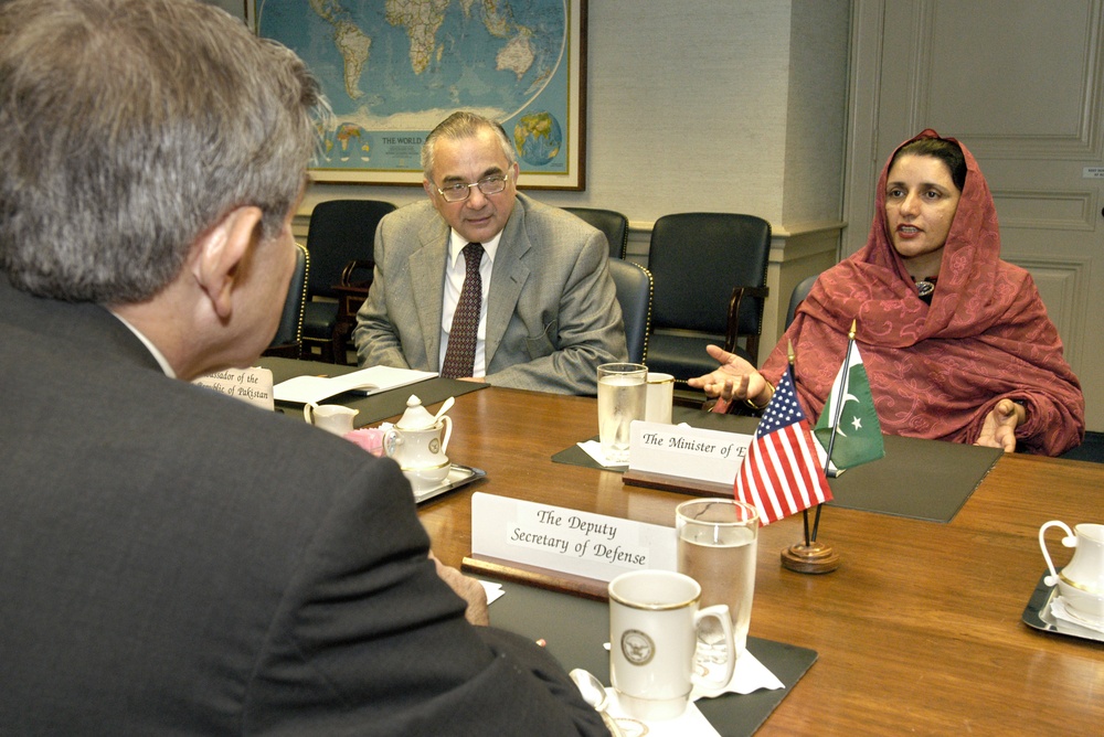 Pakistani Minister of Education Zubaida Jalal Khan meets with Deputy Secretary Wolfowitz in the Pentagon.