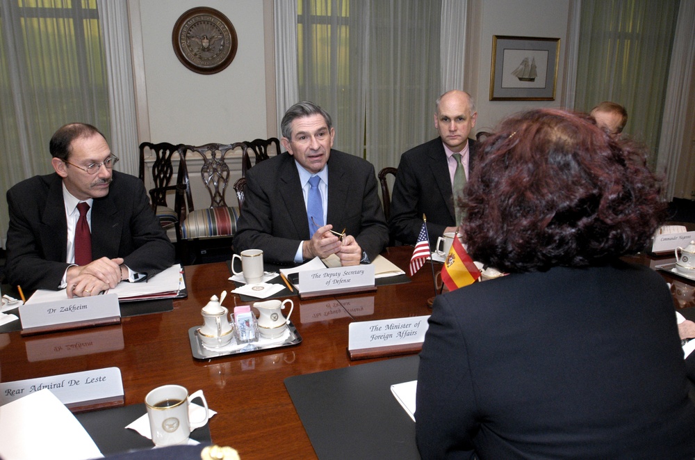 Deputy Secretary Wolfowitz hosts a meeting with Spanish Minister of Foreign Affairs Ana De Palacio.