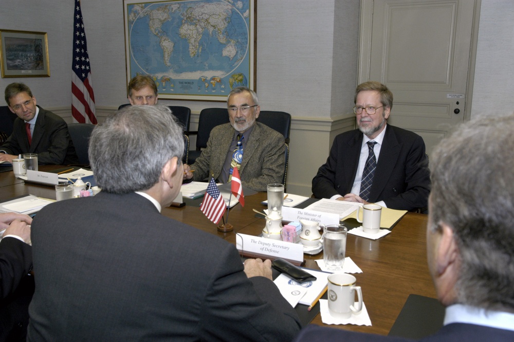 Deputy Secretary Wolfowitz meets with Denmark's Minister of Foreign Affairs Per Stig Moeller.