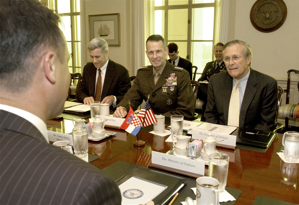 Secretary Rumsfeld hosts a meeting in the Pentagon with Croatian Minister of Defense Berislav Roncevic.