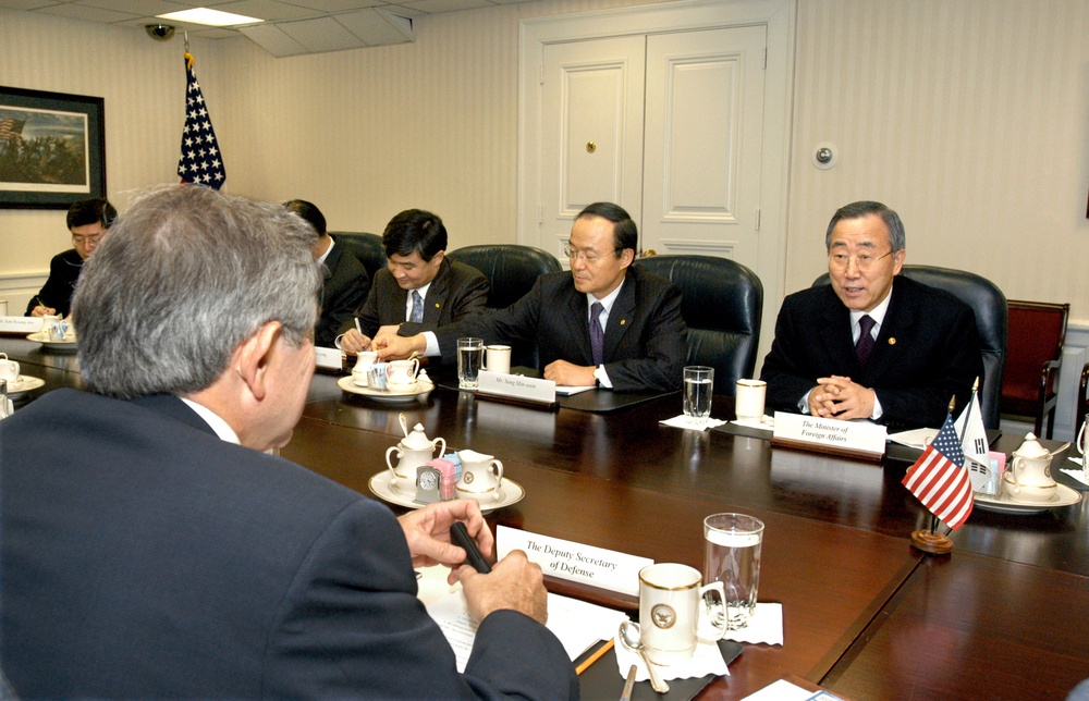 South Korean Minister of Foreign Affairs and Trade Ban Ki-moon meets with Deputy Secretary Wolfowitz.