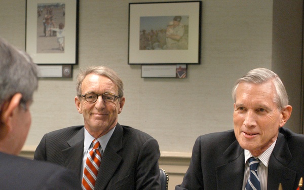 Minister of Foreign Affairs Bernard Bot, of the Netherlands, meets with Deputy Secretary Wolfowitz.