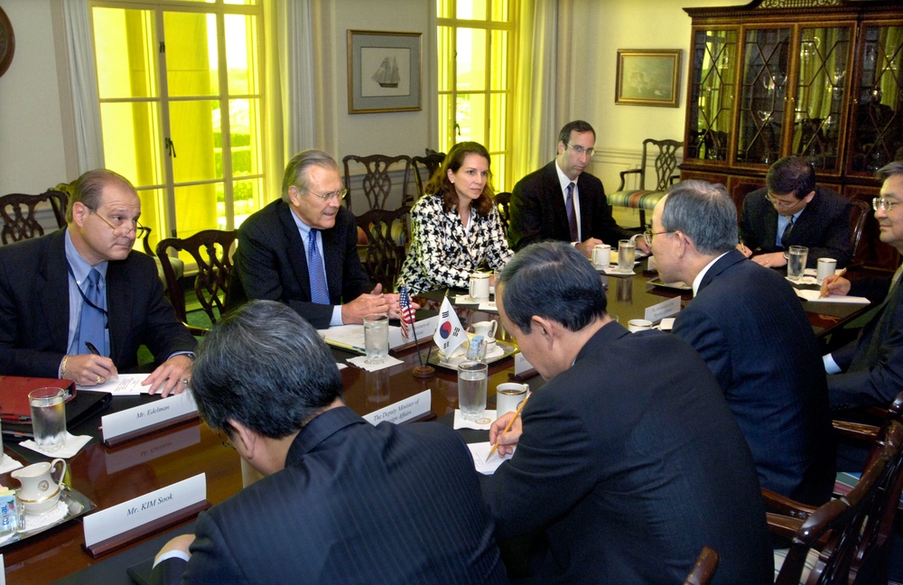 Secretary Rumsfeld hosts a Pentagon meeting with South Korean Minister of Foreign Affairs Ban Ki-moon.