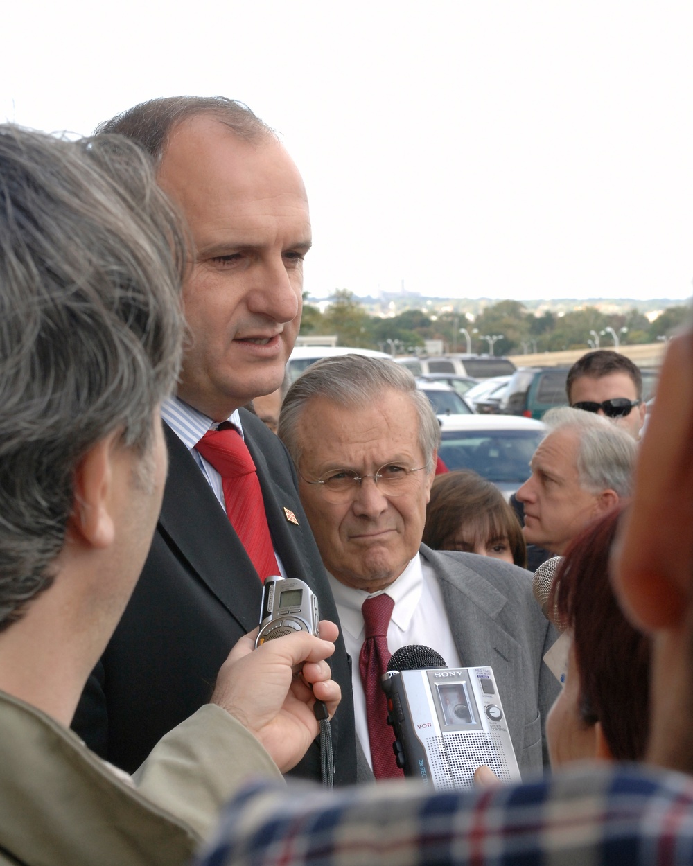 Macedonia's Prime Minister Vlado Buckovski and Secretary Rumsfeld speak to the press.