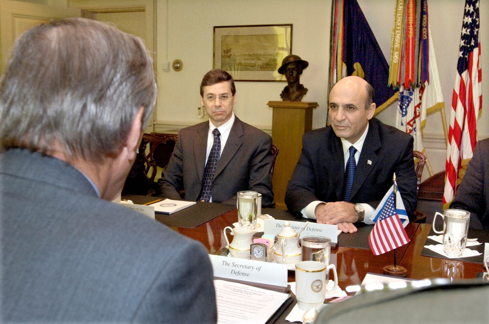 Israeli Minister of Defense Shaul Mofaz meets with Secretary Rumsfeld in the Pentagon.