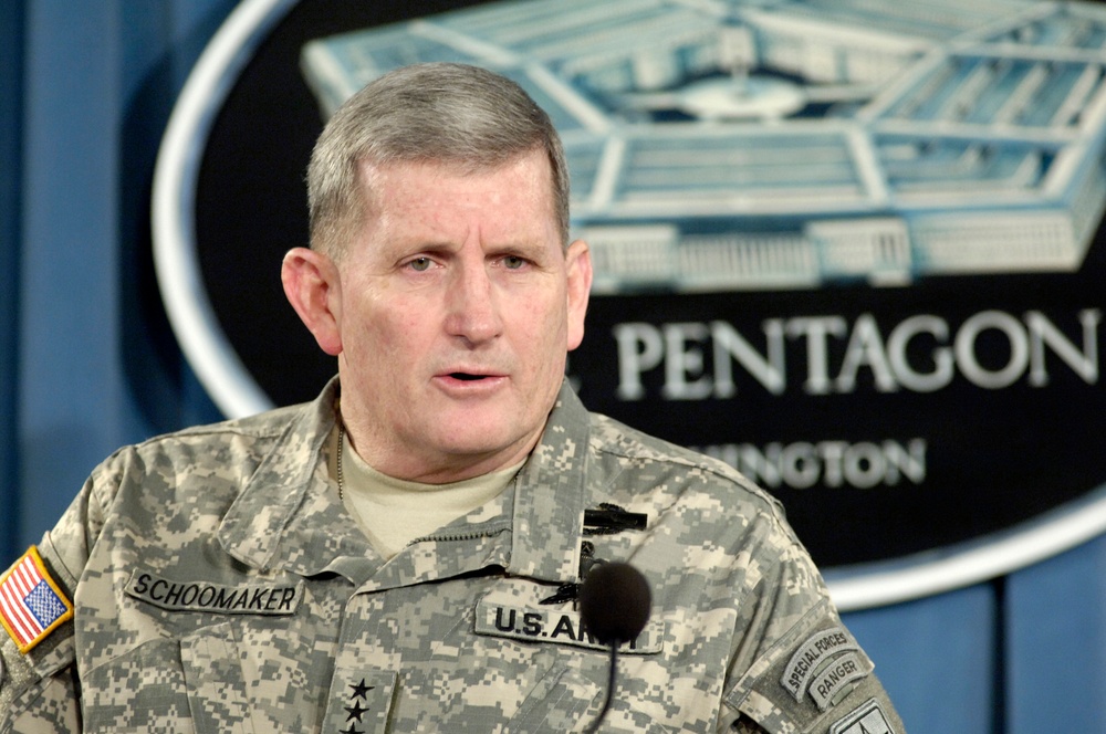 Gen. Peter Schoomaker briefs reporters on the Army reorganization initiative.