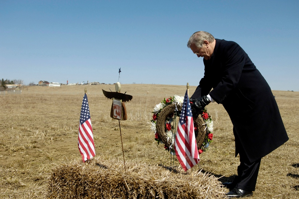 Secretary Rumsfeld lays a wreath at the crash site of United Airlines Flight 93.