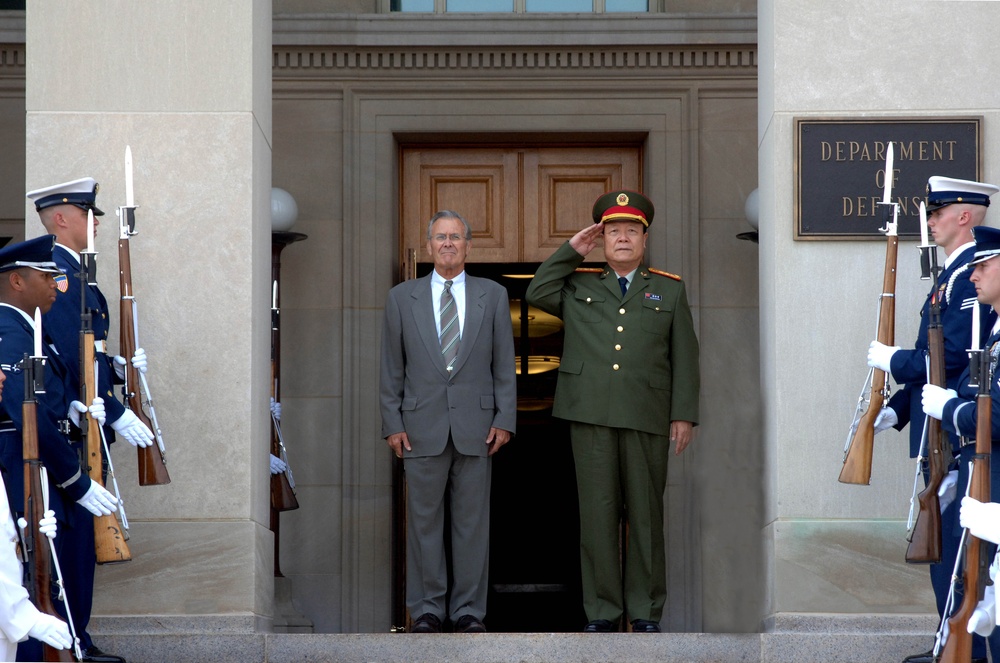 Rumsfeld, Chinese Military Leader Guo Boxiong Meet at Pentagon