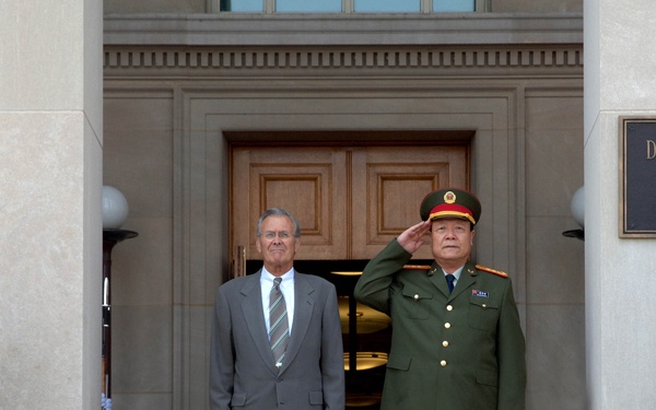 Rumsfeld, Chinese Military Leader Guo Boxiong Meet at Pentagon