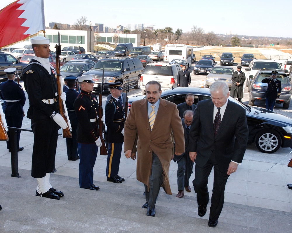 Secretary Gates escorts Bahrain's Crown Prince and Commander-In-Chief of the Defense Forces Shaikh Salman bin Hamad Al-Khalifa into the Pentagon.