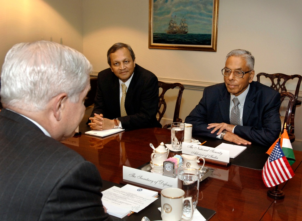 Indian National Security Advisor M. K. Narayanan meets with Secretary Gates.