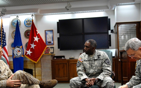 Gen. Pace meets with Gen. William Ward and Gen. Bantz Craddock.