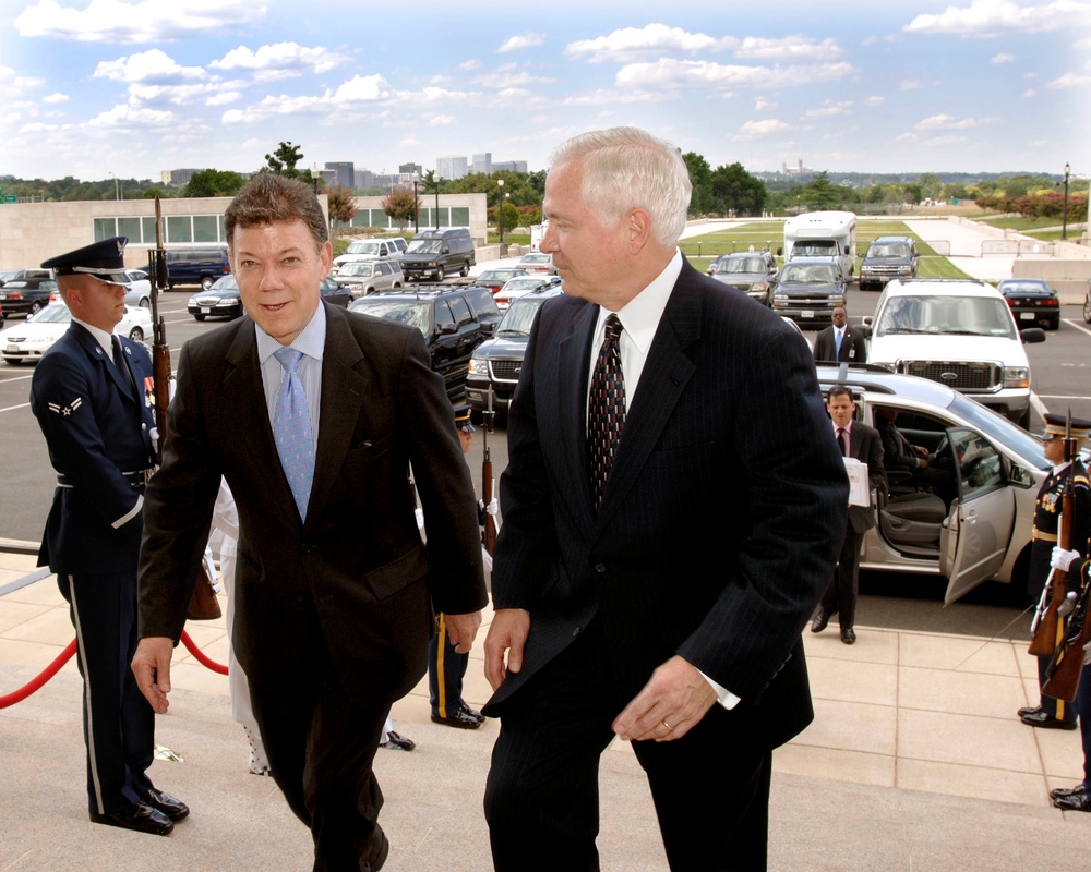 Colombian Minister of Defense Juan Manuel Santos arrives at the Pentagon.