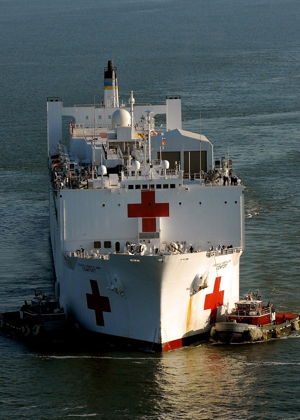 The USNS Comfort (T-AH 20) arrives at Naval Station Norfolk, Va.