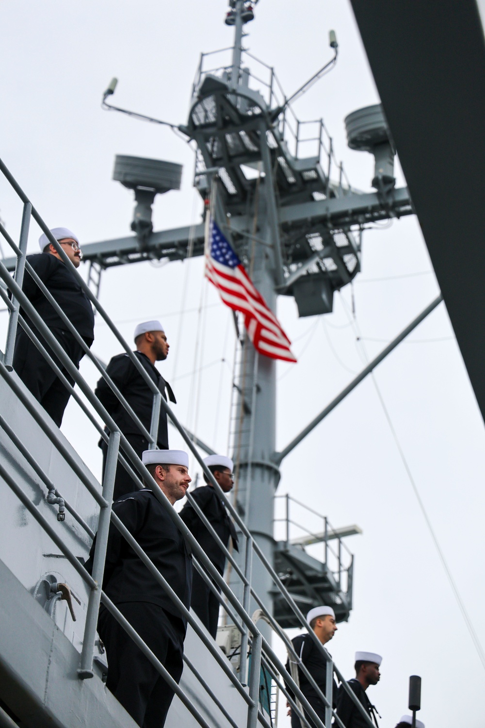 USS Frank Cable (AS 40) Arrives in Brisbane, Australia