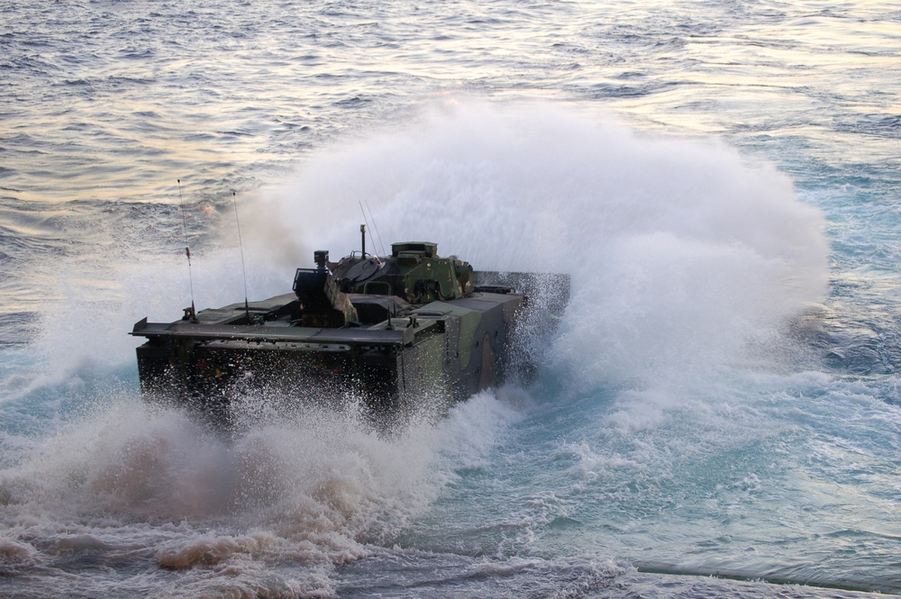DVIDS - Images - A U.S. Marine Corps Expeditionary Fighting Vehicle ...