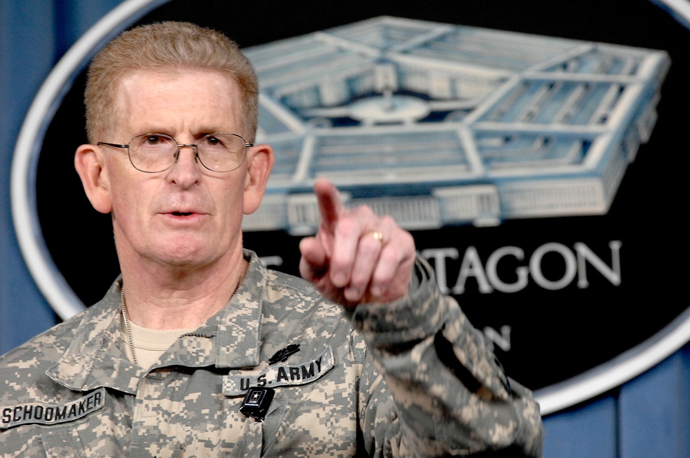 Army Surgeon General Lt. Gen. Eric Schoomaker takes questions.