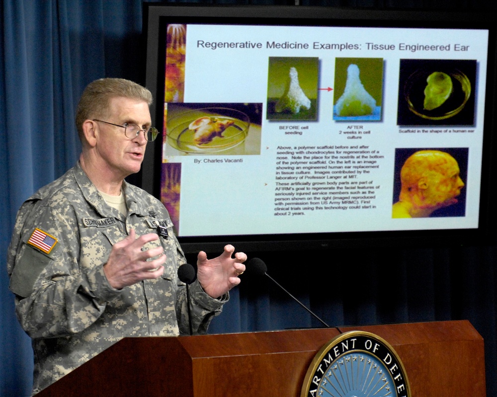 Army Surgeon General Lt. Gen. Eric Schoomaker takes questions.
