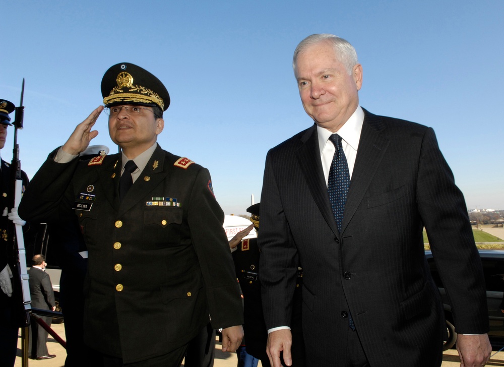 Secretary Gates escorts El Salvadoran Minister of Defense Jorge Alberto Molina into the Pentagon.