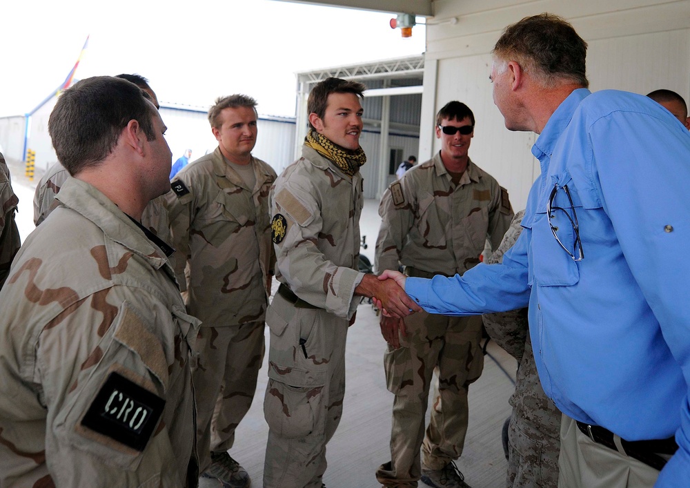 Deputy Secretary William J. Lynn III greets Air Force pararescue jumpers.