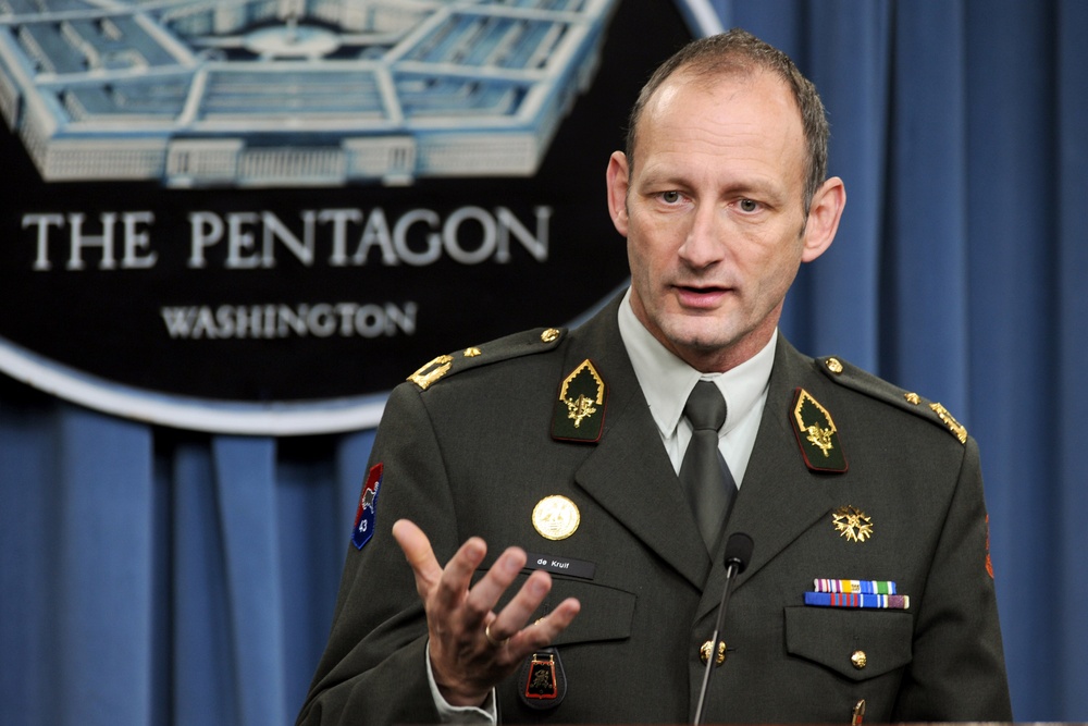 Maj. Gen. Mart de Kruif discusses his experiences leading 40,000 coalition troops.