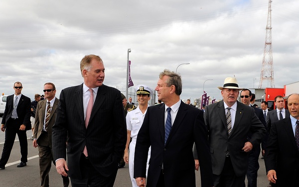 Deputy Secretary of Defense William J. Lynn III receives a tour of Techport.