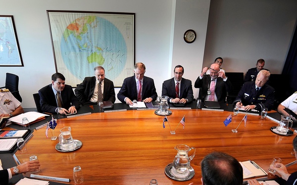 Deputy Secretary William J. Lynn III meets with a special defense committee.