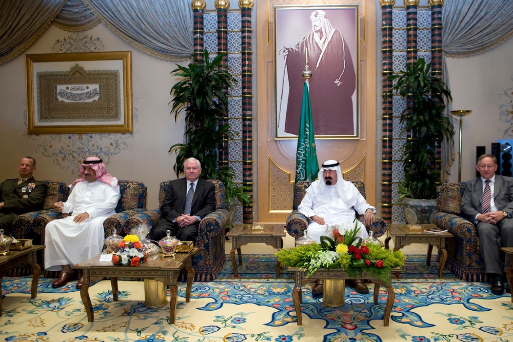 Secretary Gates meets with the King and Prime Minister Abdullah Abd al-Aziz Al Saud Al Saud.