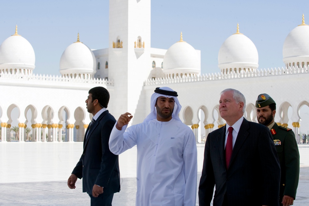 Secretary Gates visits the Sheikh Zayed Bin Sultan Al Nahyan Mosque.