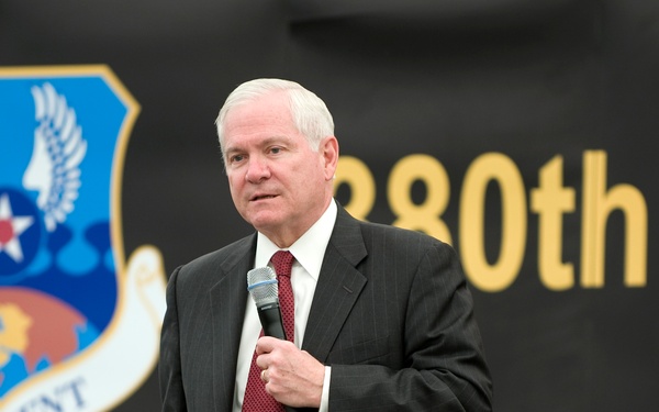 Secretary Gates addresses the men and women of the 389th Air Expeditionary Wing.