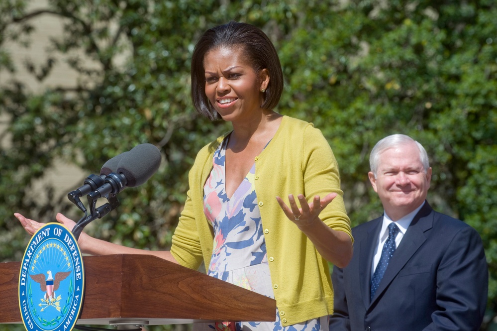 Michelle Obama thanks military members and civilian employees for their service.