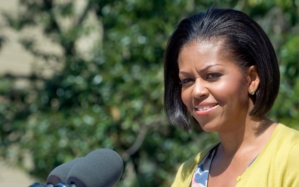 Michelle Obama thanks military members and civilian employees for their service.