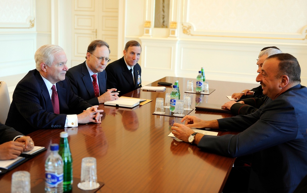 Secretary Gates and Azerbiajani President Ilham Aliyev hold a meeting.