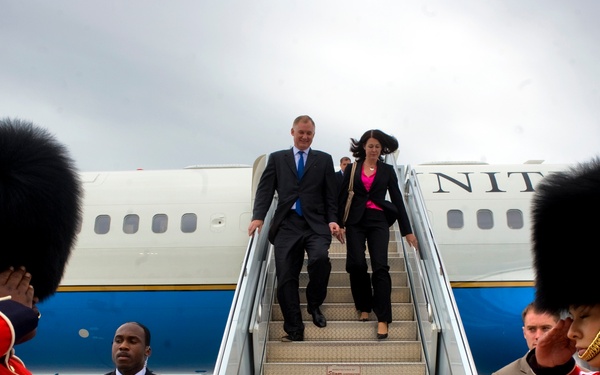 Deputy Secretary Lynn and his wife Mary Murphy arrive at the Ottawa Macdonald-Cartier International airport.