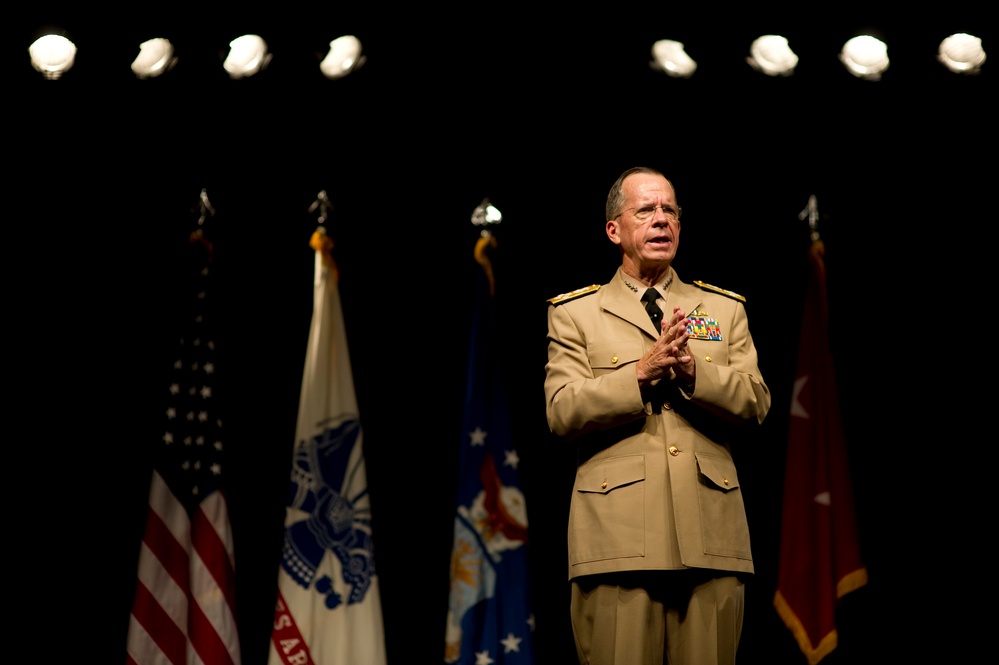 Adm. Mike Mullen addresses the audience at the National Guard Bureau Family Workshop.