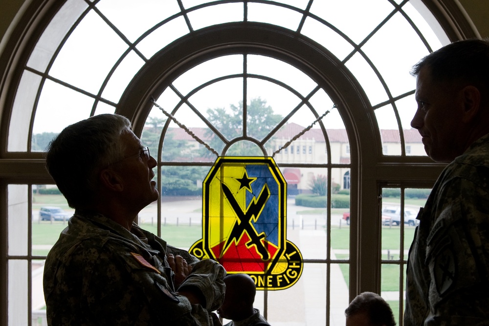 DVIDS - Images - Gen. George W. Casey Jr. and Maj. Gen. Mike Ferriter ...