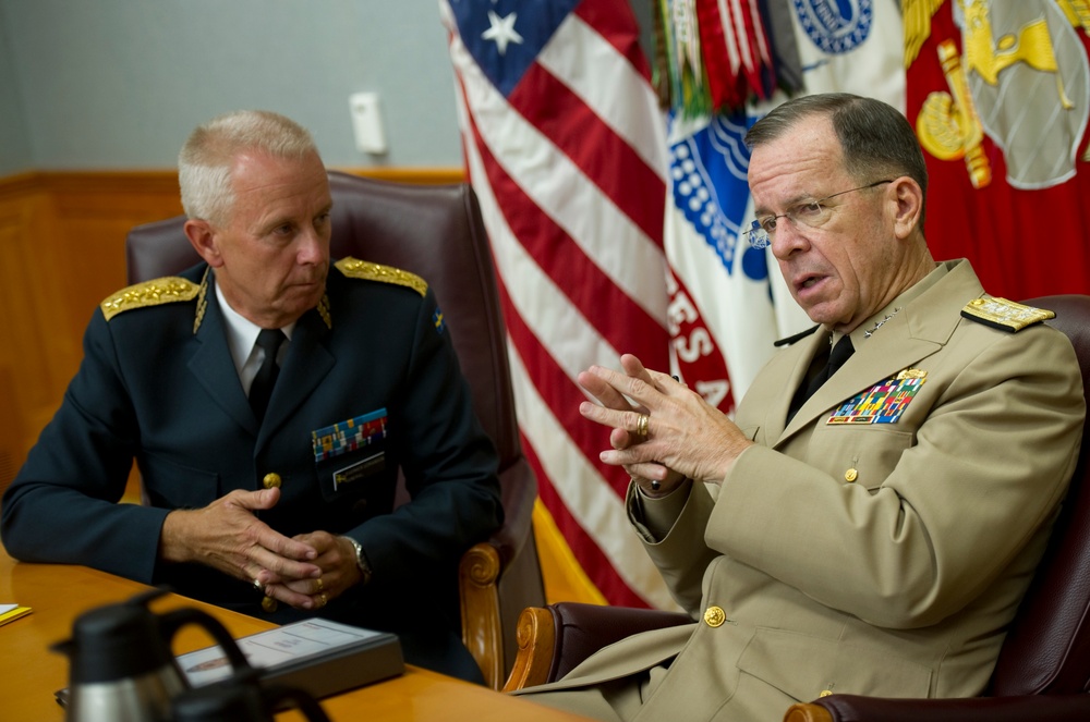 Adm. Mike Mullen and Supreme Commander of the Swedish Armed Forces Gen. Sverker Goranson meet in &quot;The Tank&quot;, .