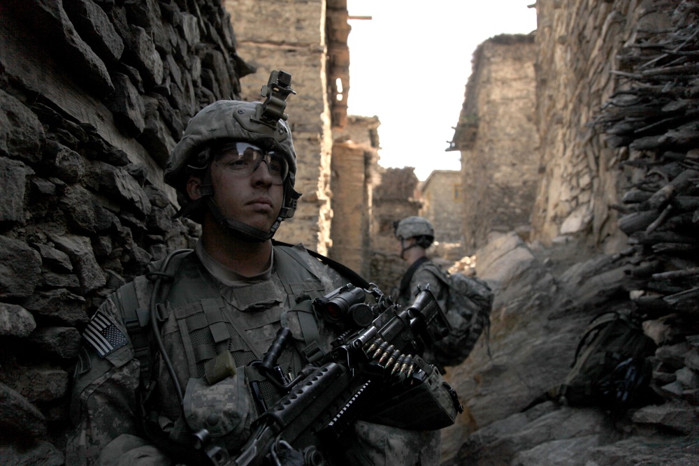 U.S. Army soldiers cordon and search Masamute Bala in Laghman province.