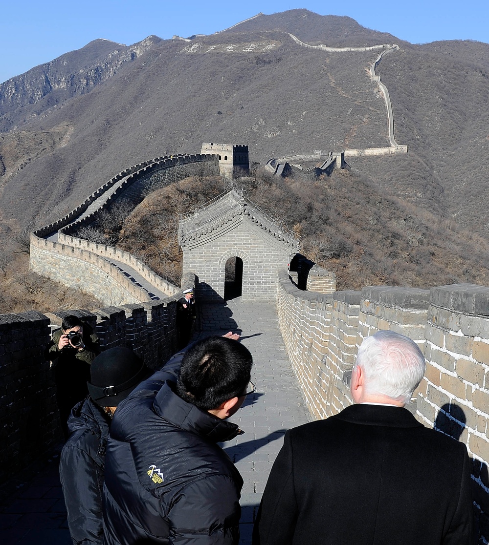 Secretary Gates and wife Becky receive a tour at the Great Wall of China.