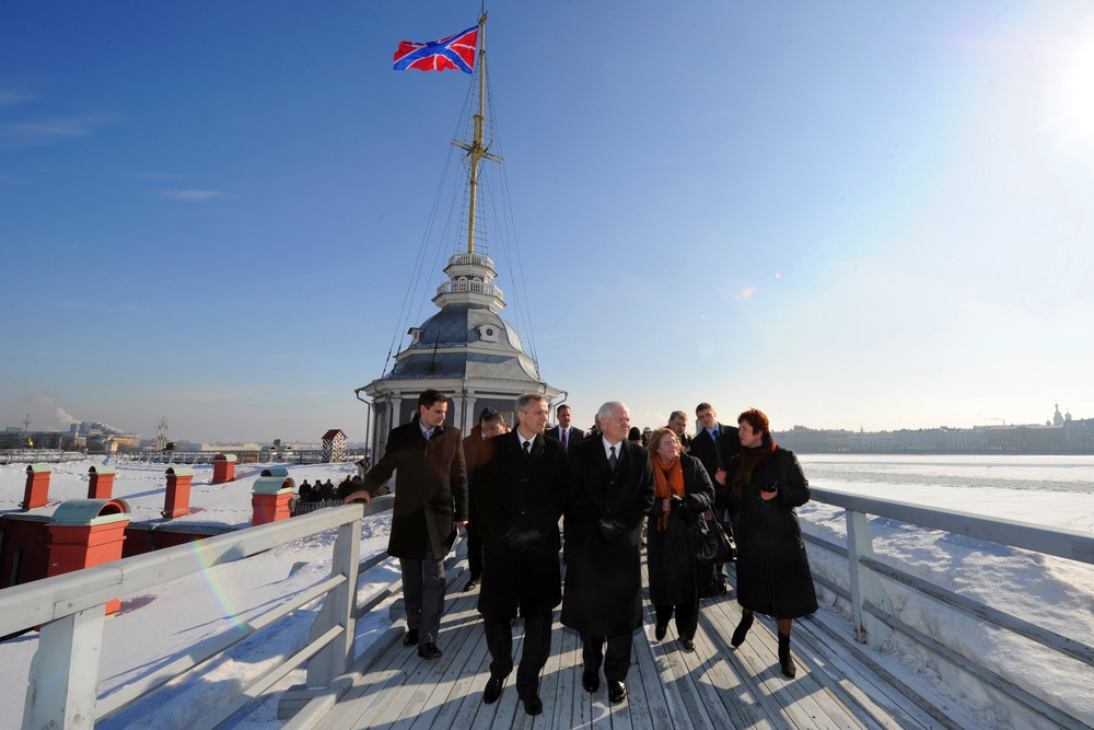 Secretary Gates and his wife Becky receive a tour of the Peter and Paul Fortress.